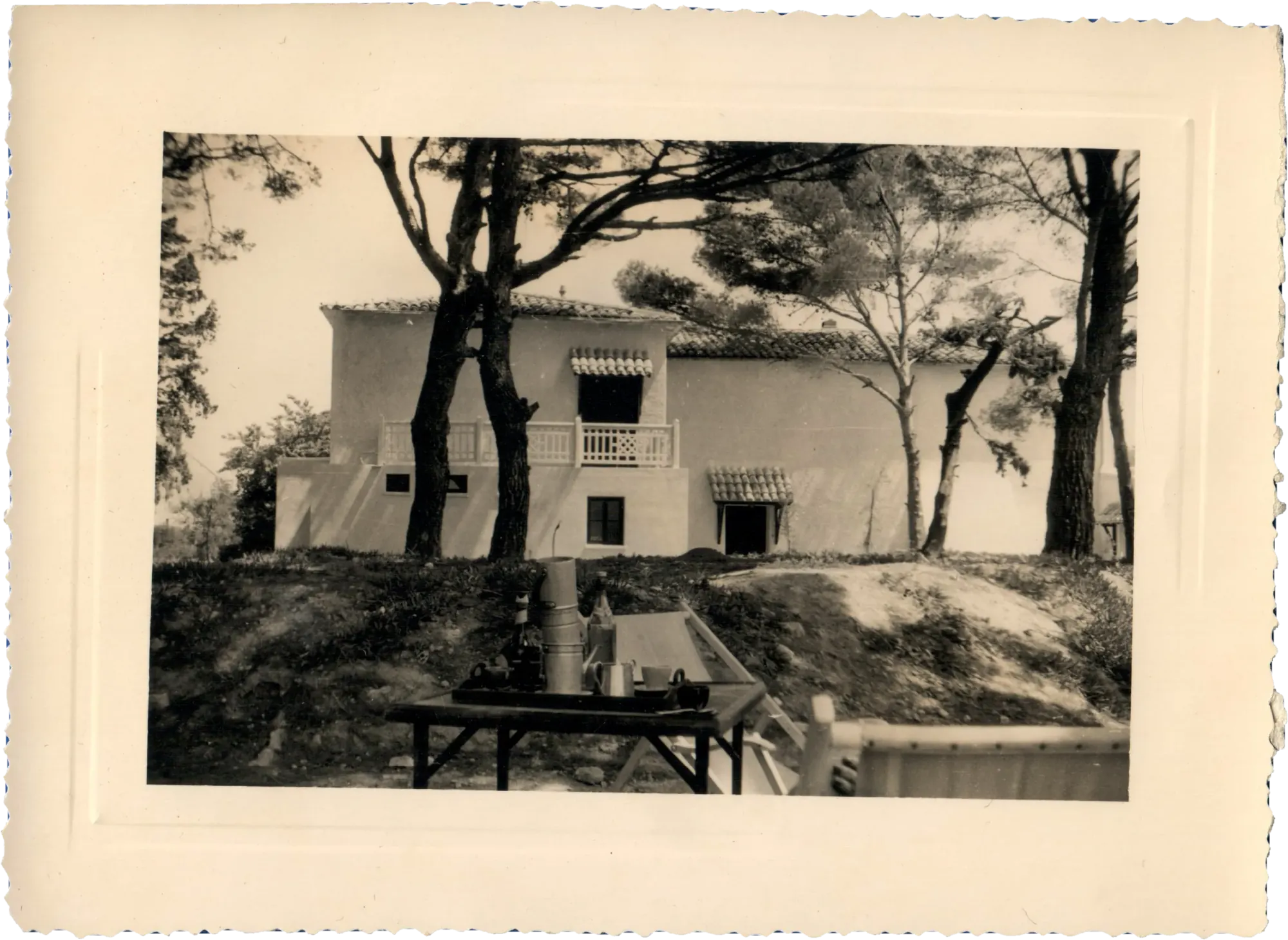 The sheepfold in the 1950s, the coffee table under the pines