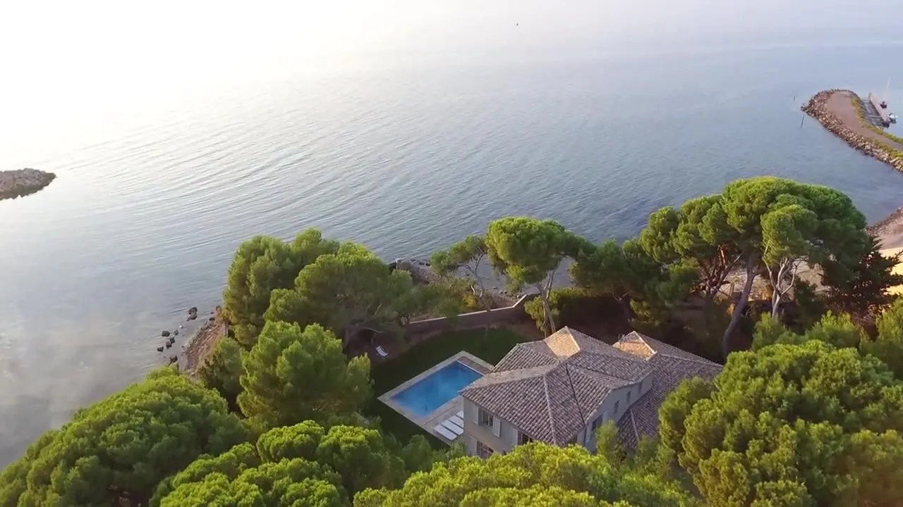 Accès privé à l'étang de Thau depuis Les Bergeries de Sète