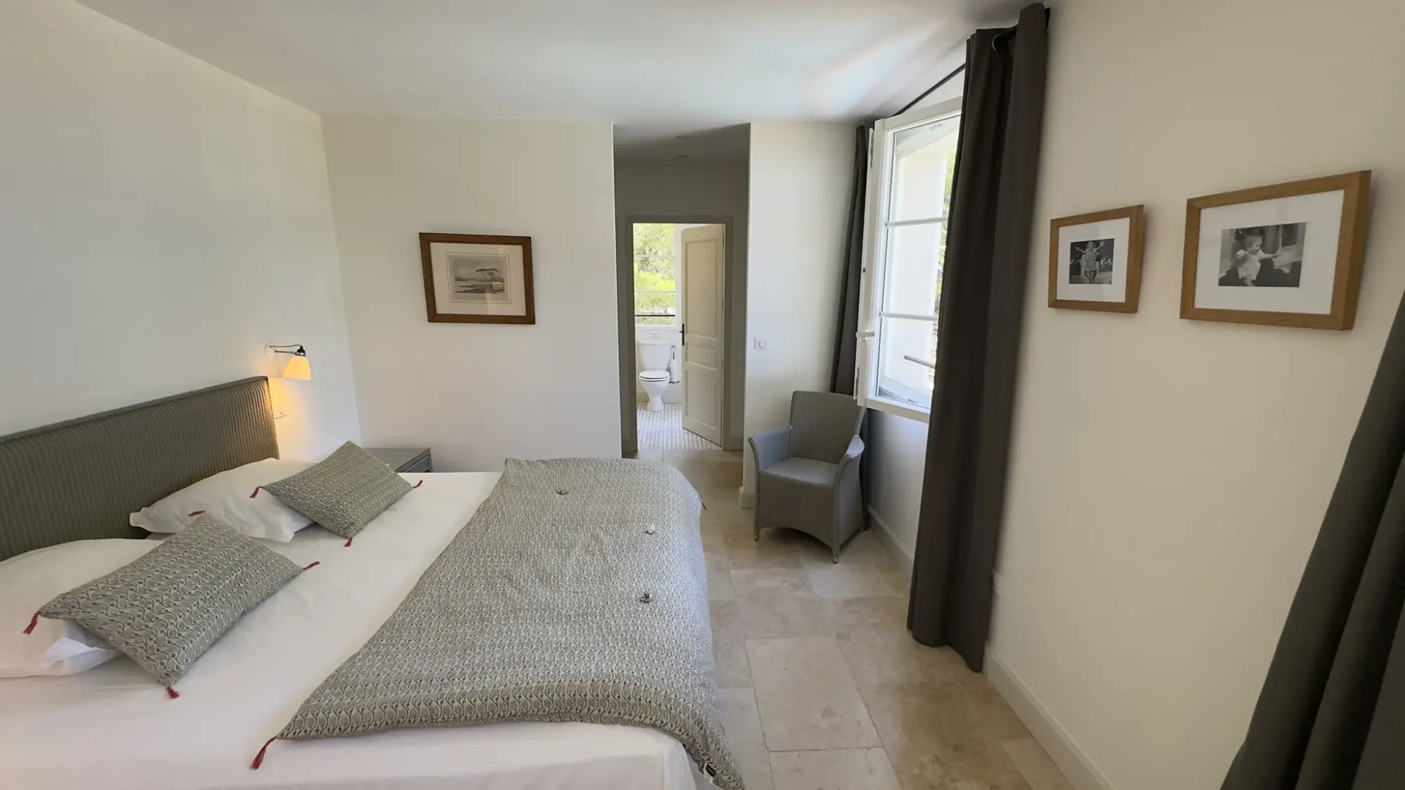 Bedrooms and bathrooms at La Bergerie de l'Étang