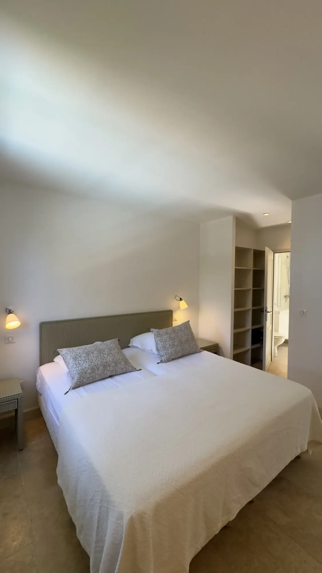 Bedrooms and bathrooms at La Bergerie de l'Étang