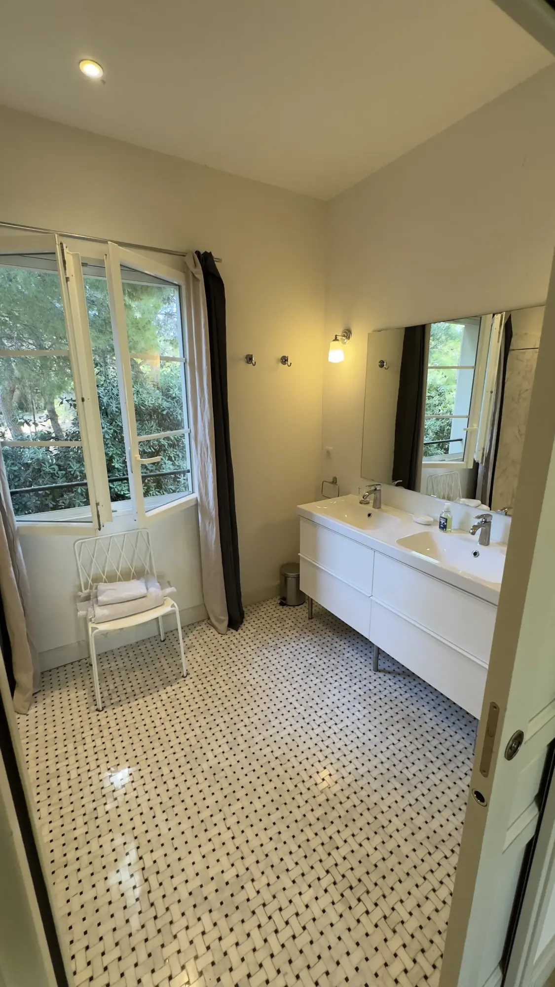 Bedrooms and bathrooms at La Bergerie de l'Étang