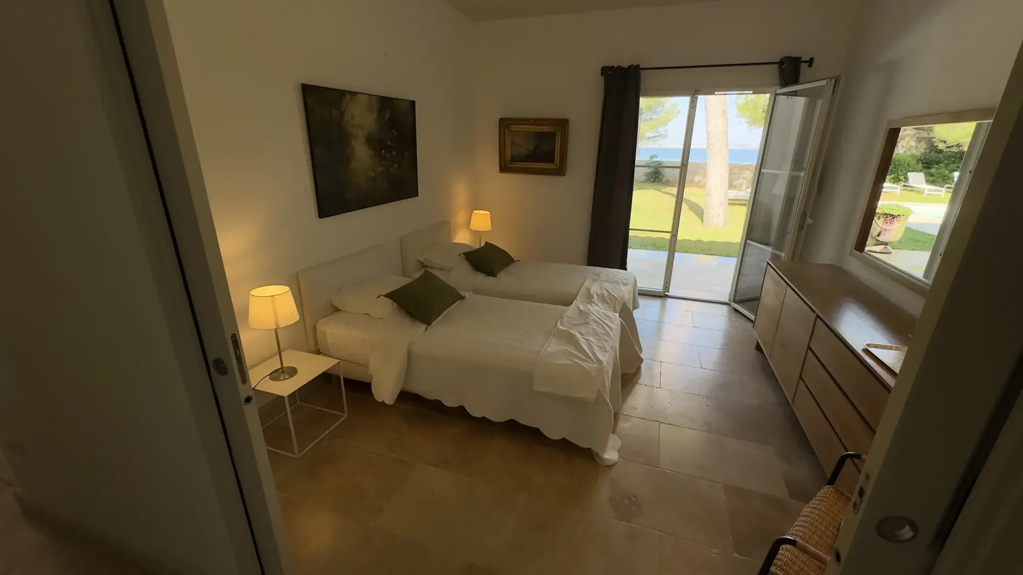 Bedrooms and bathrooms at La Bergerie de l'Étang
