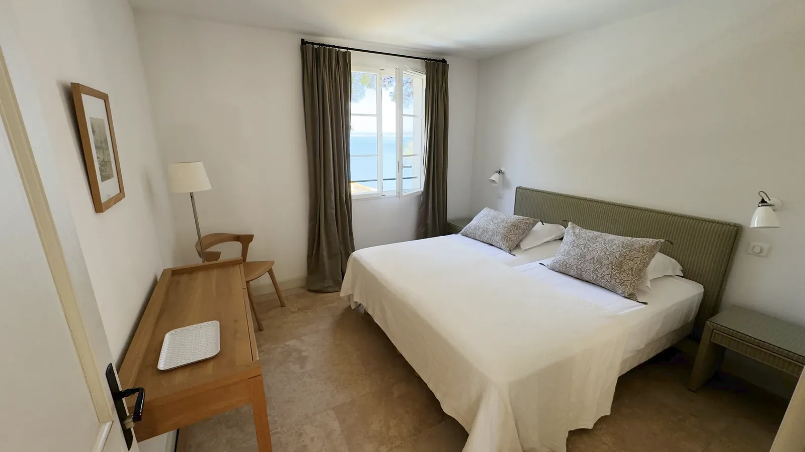 Bedrooms and bathrooms at La Bergerie de l'étang