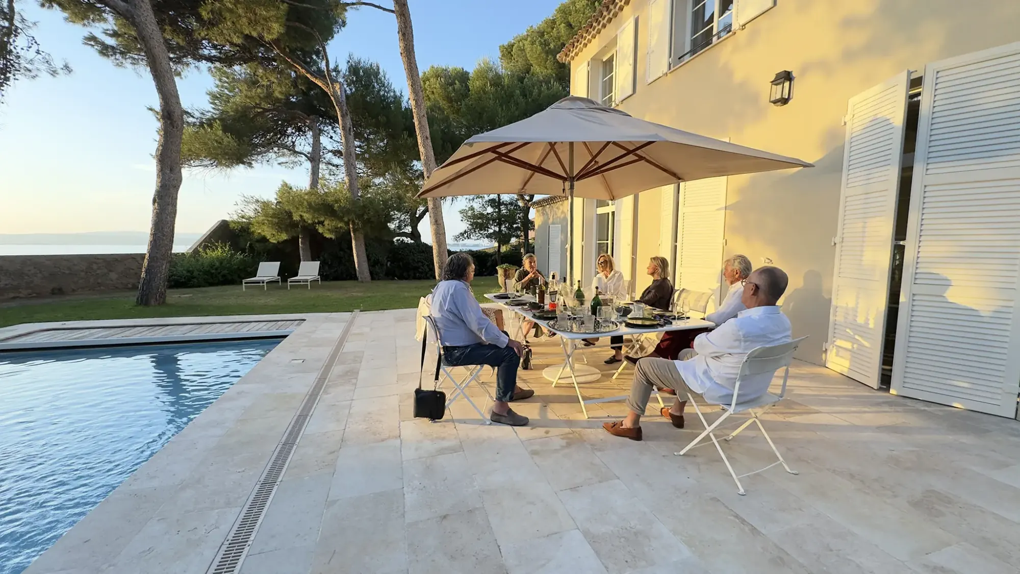 The outdoor spaces at La Bergerie de l'Étang