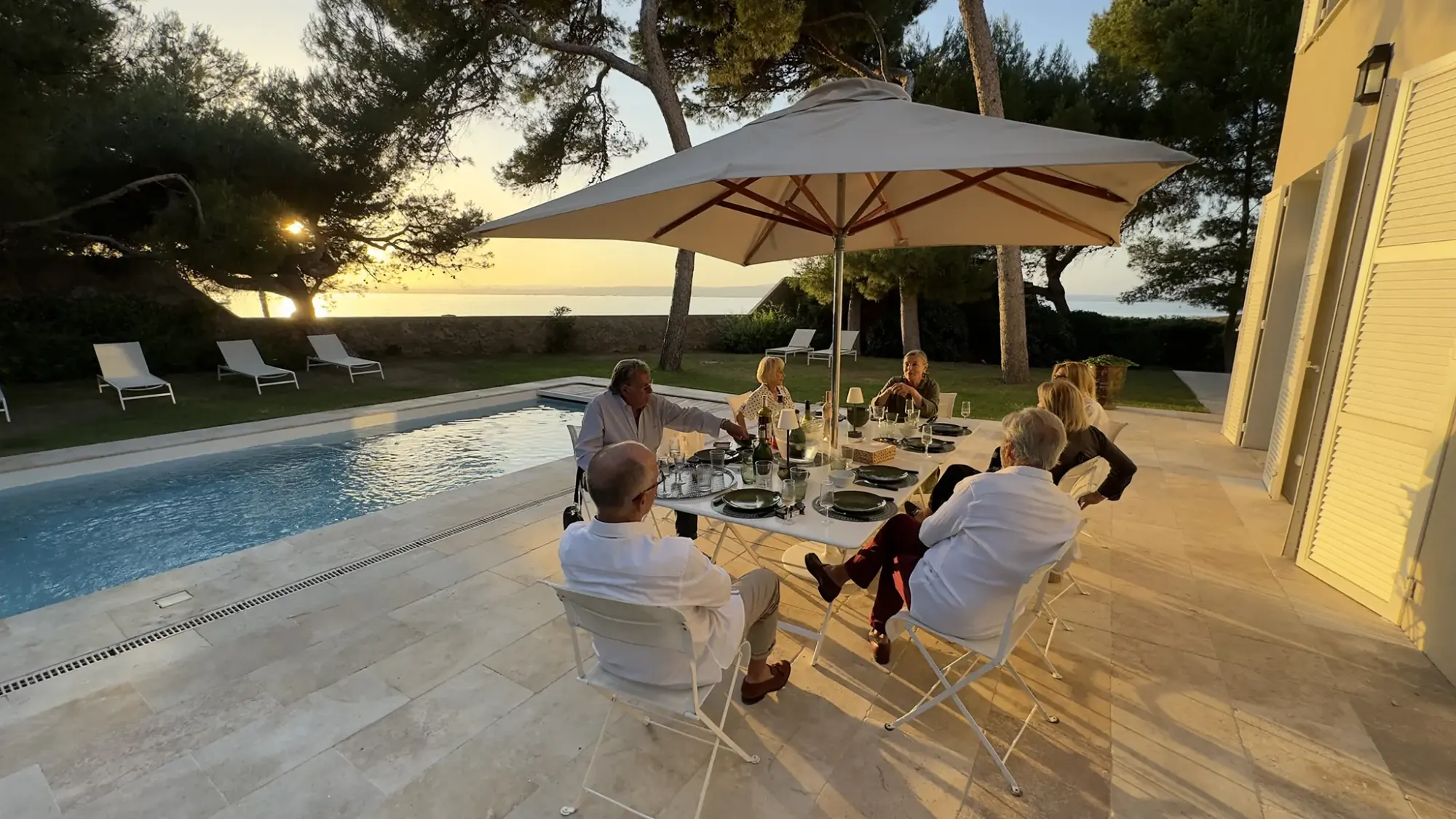 The outdoor spaces at La Bergerie de l'Étang