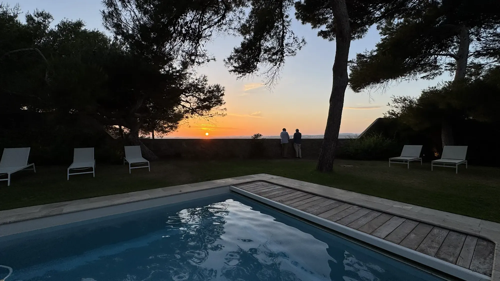 The outdoor spaces at La Bergerie de l'Étang