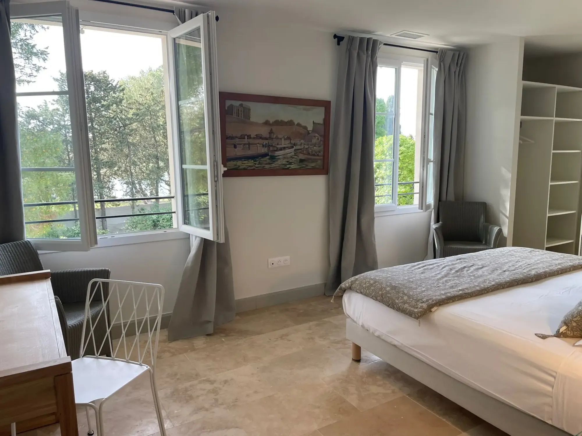 Chambres et salles de bain de La Bergerie du Parc