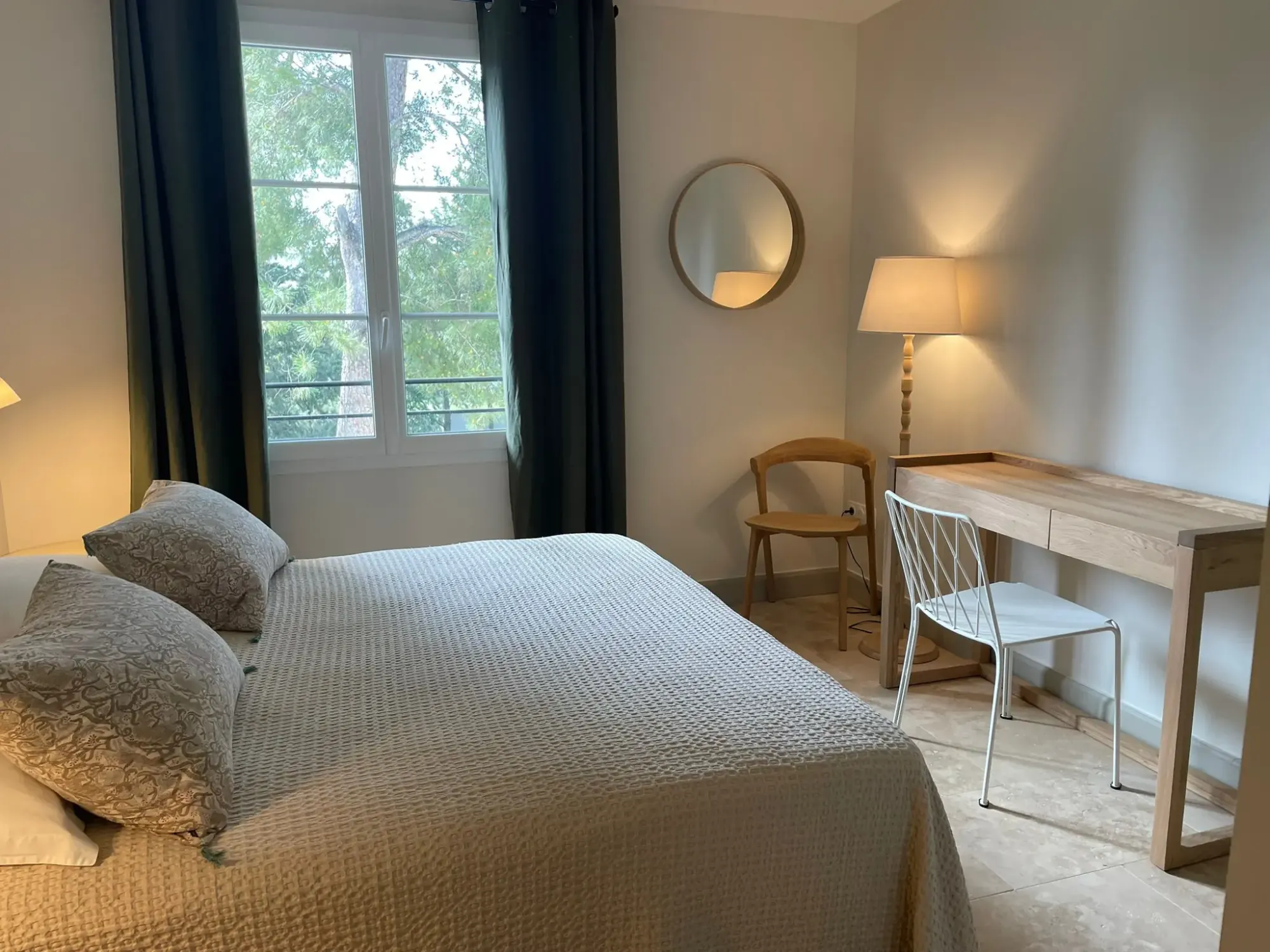 Chambres et salles de bain de La Bergerie du Parc