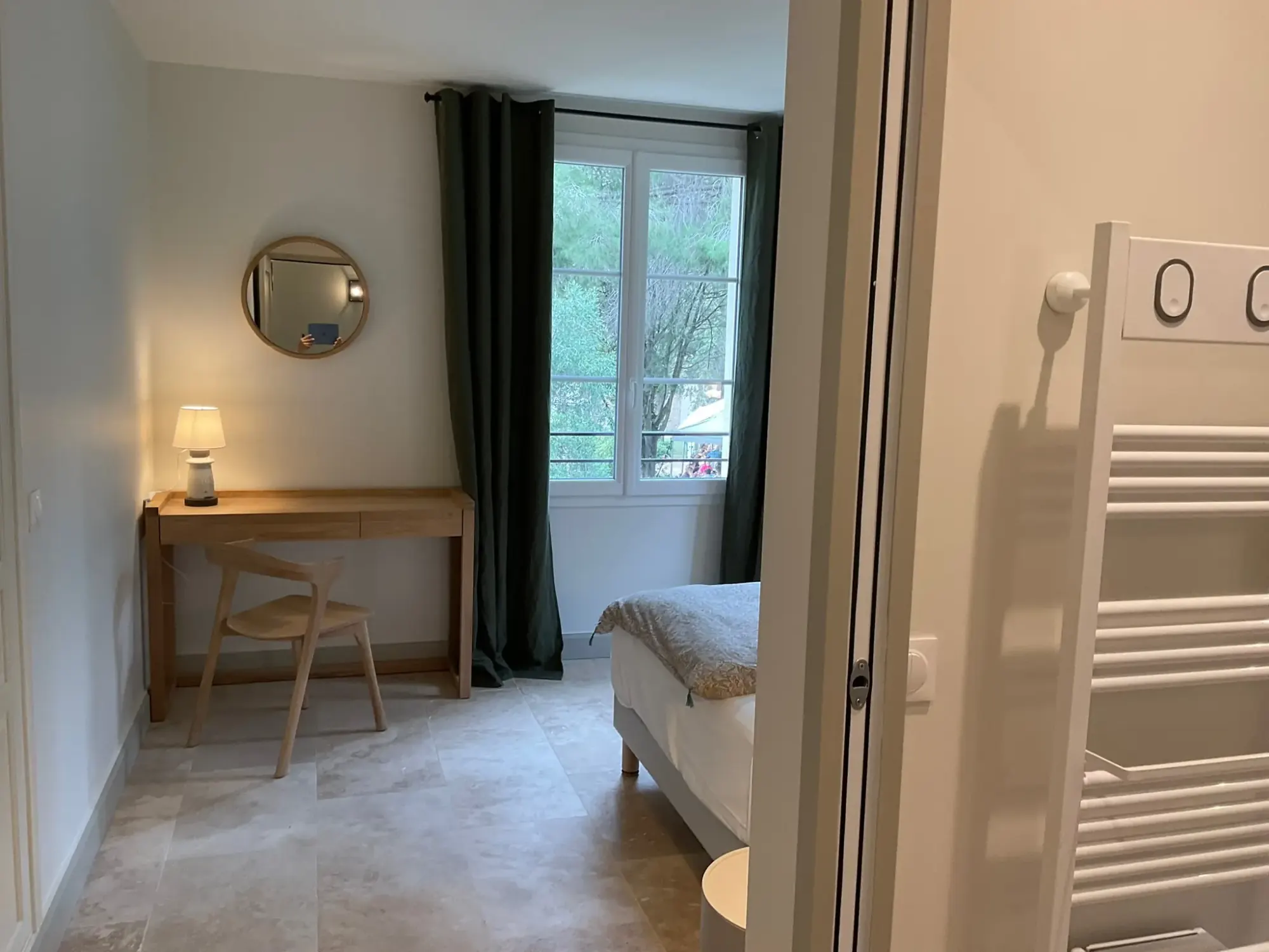 Chambres et salles de bain de La Bergerie du Parc